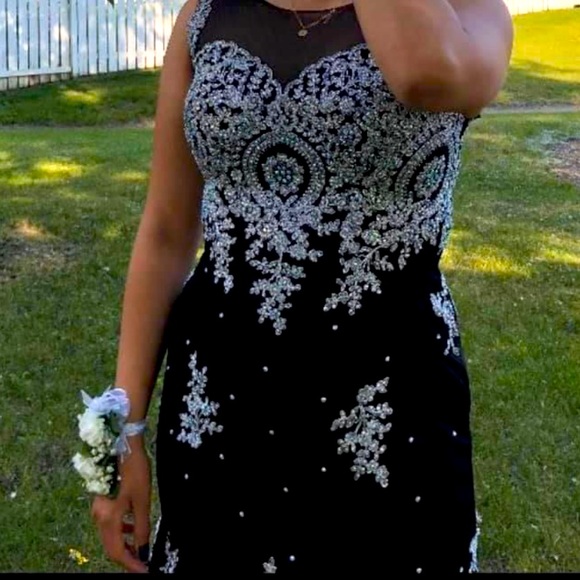 Grad Dress - Picture 1 of 3